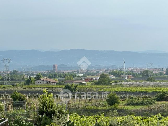 Terreno edificabile in residenziale in Via Pasubio