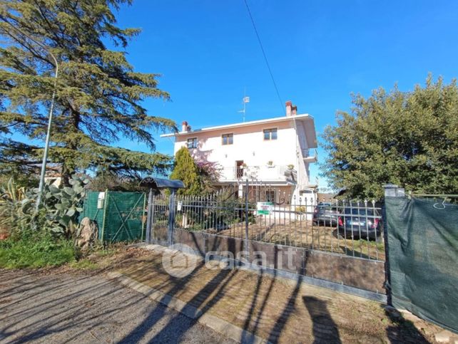 Villa in residenziale in Contrada Brecciarola 16/a