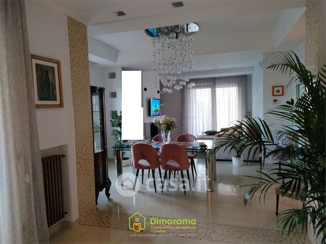 Capannone in commerciale in Via delle Primule