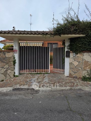 Casa bi/trifamiliare in residenziale in Via Mongrando 4