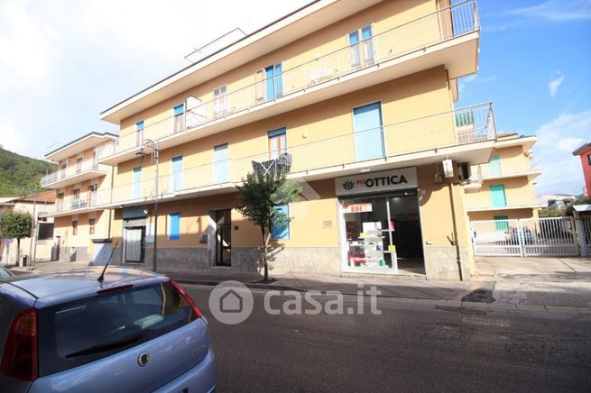 Box/posto auto in residenziale in Via Tenente Nastri 204