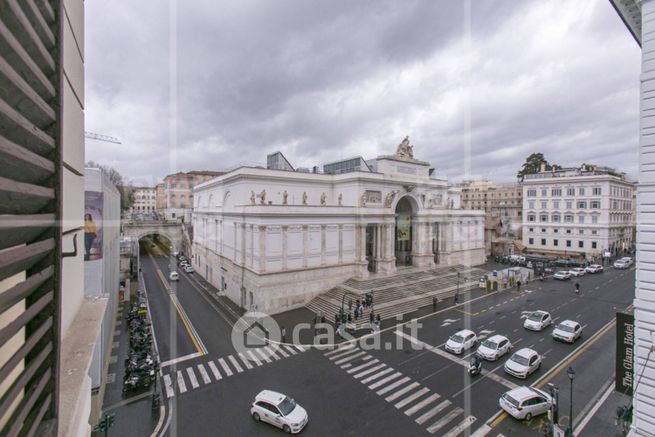 Ufficio in commerciale in Via Nazionale