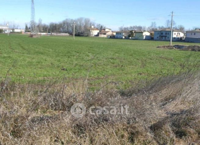 Terreno edificabile in residenziale in Strada Provinciale 17