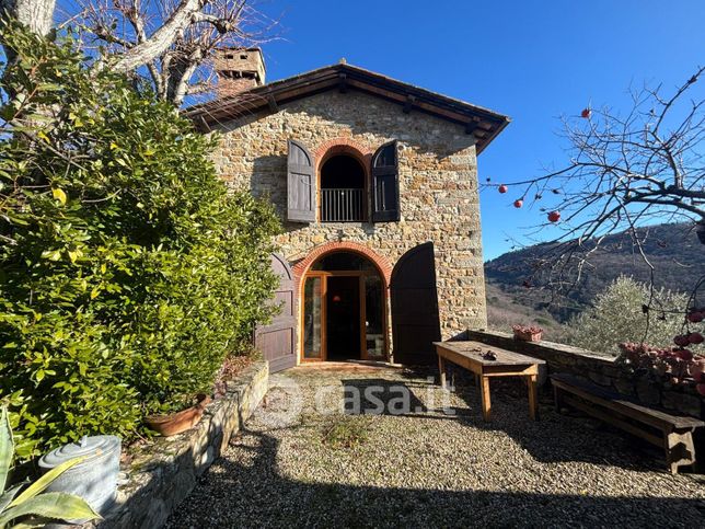 Rustico/casale in residenziale in Via di Santa Brigida 1