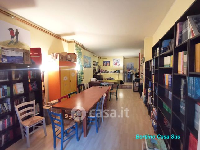 Ufficio in commerciale in Via Marazzi