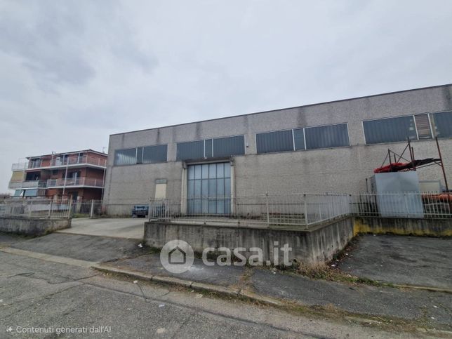 Capannone in commerciale in Via Borgaro 4