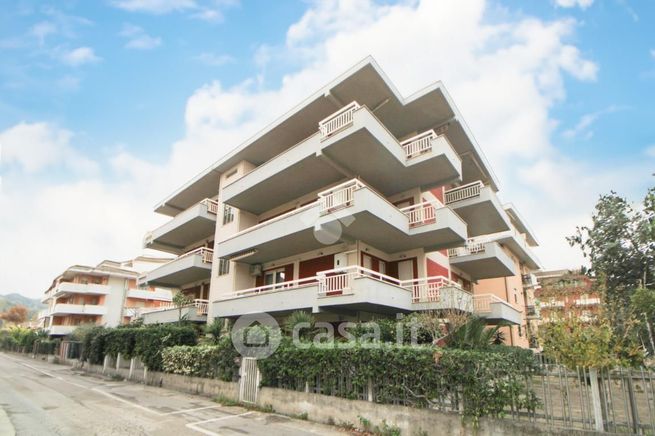 Appartamento in residenziale in Via Saline 2