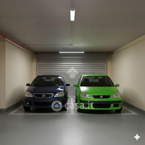 Box/posto auto in residenziale in Via della Marranella 47