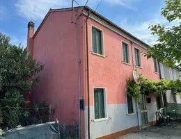 Appartamento in residenziale in Via Trento 155