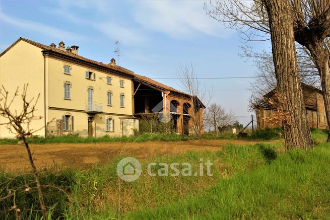 Casa indipendente in residenziale in Via Crevenzolo 19