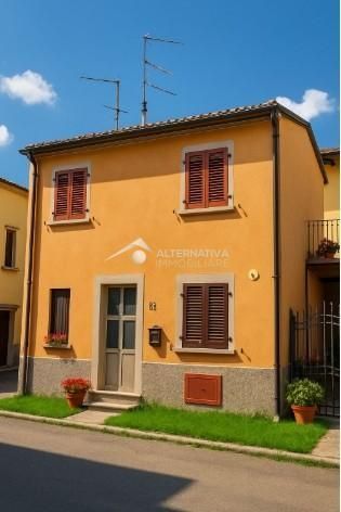 Villetta a schiera in residenziale in Via Sant’Ippolito 16