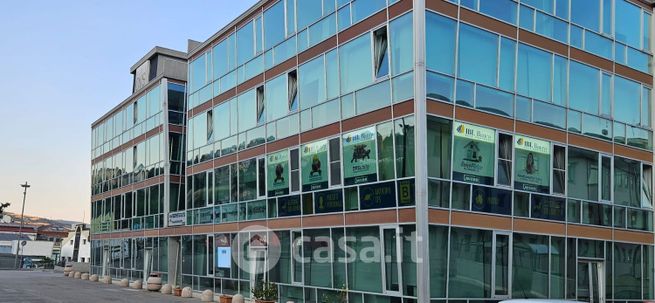Ufficio in commerciale in Viale del Basento 114