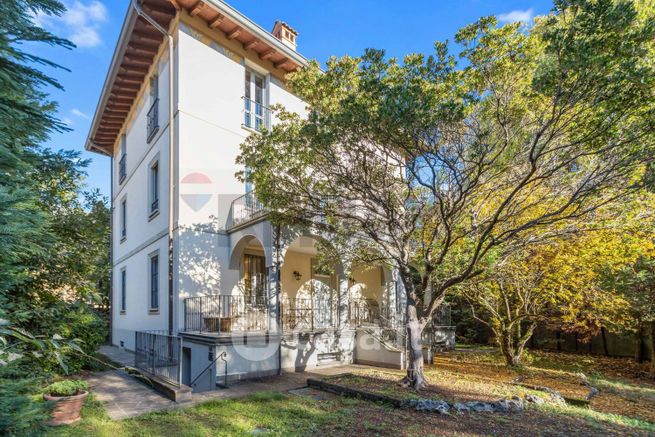 Villa in residenziale in 