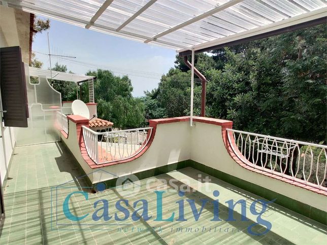 Casa indipendente in residenziale in Piazza Inghilleri 1
