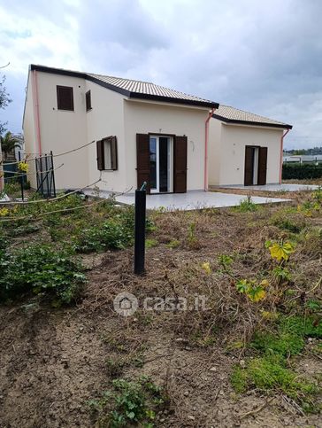 Casa indipendente in residenziale in Viale Cefalu 4