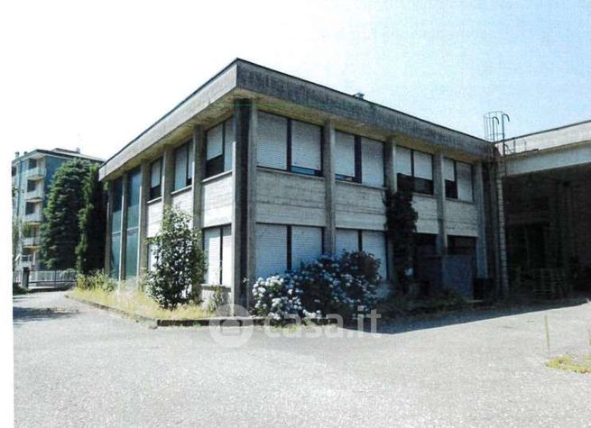 Capannone in commerciale in Via Antonio Gramsci