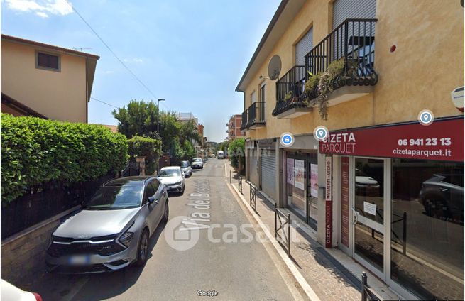 Negozio/locale commerciale in commerciale in Via del Boschetto