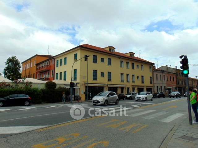Ufficio in commerciale in 