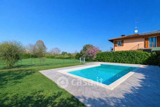 Casa bi/trifamiliare in residenziale in Via Fornaci dei Gorghi 6
