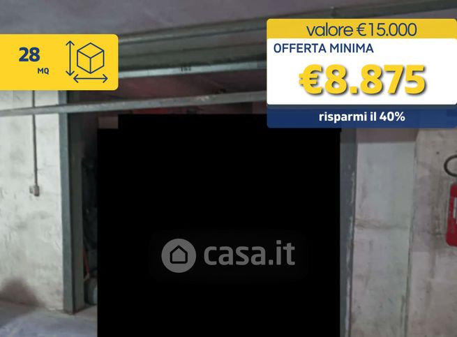 Box/posto auto in residenziale in Via Cadore 2