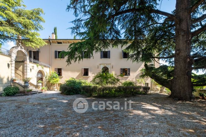 Villa in residenziale in Piazza Rimembranza