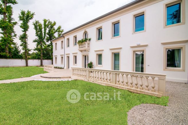 Appartamento in residenziale in Via Toti dal Monte 15