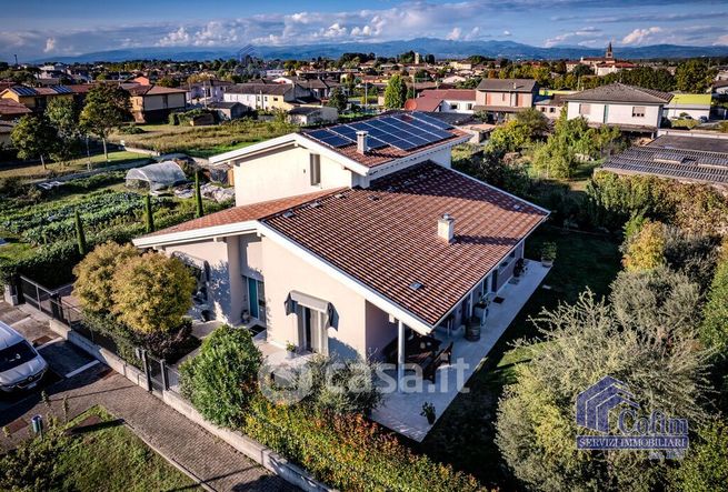 Casa indipendente in residenziale in Via dell' Indipendenza 24