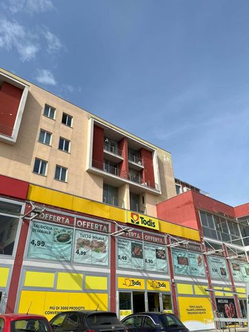 Ufficio in commerciale in Viale Carlo III di Borbone