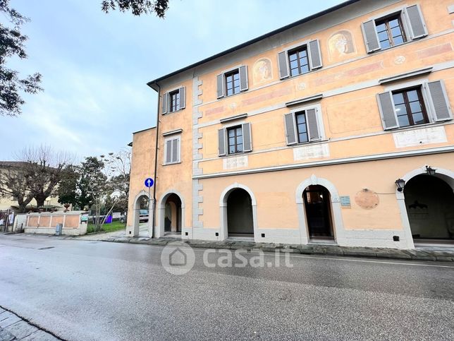 Ufficio in commerciale in 