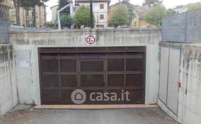 Garage/posto auto in residenziale in Via A. De Gasperi