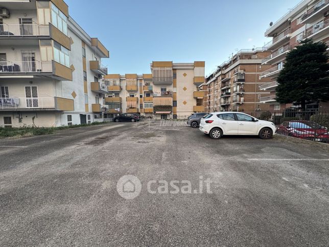 Garage/posto auto in residenziale in Via Enrico Tazzoli