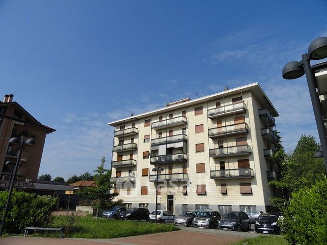 Box/posto auto in residenziale in Via matteotti 6