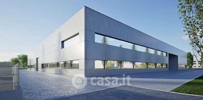 Capannone in commerciale in