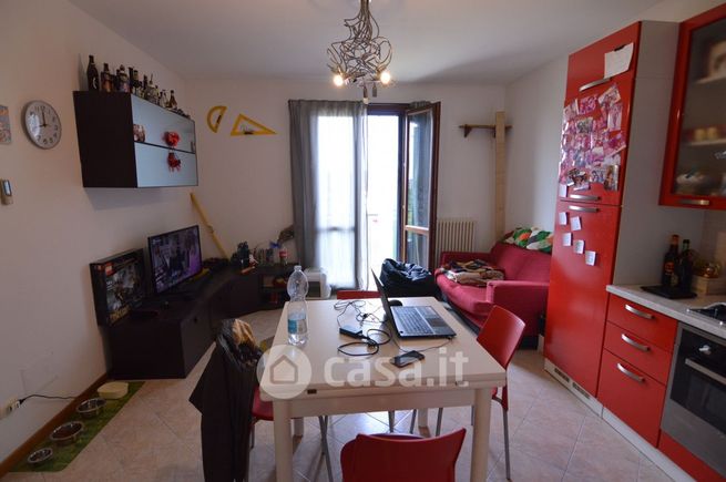 Appartamento in residenziale in Via Bassa