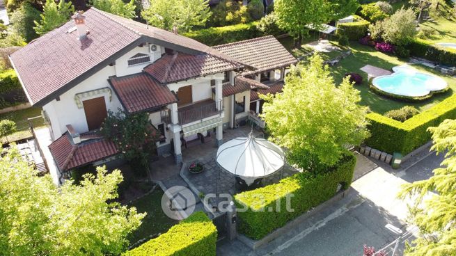 Villa in residenziale in 