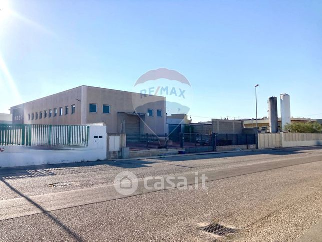 Capannone in commerciale in Via Raffaele Iacovazzo