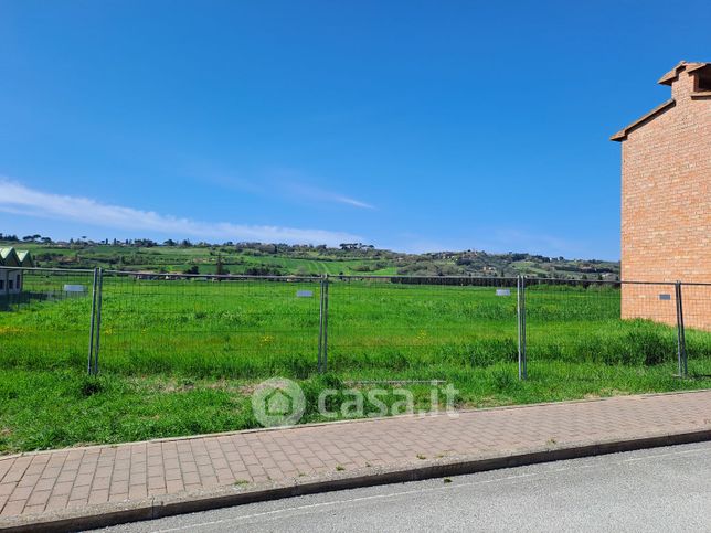 Terreno agricolo in commerciale in Via Claudia 5
