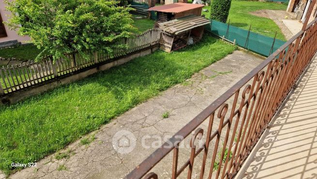 Casa indipendente in residenziale in Via Stazione 25