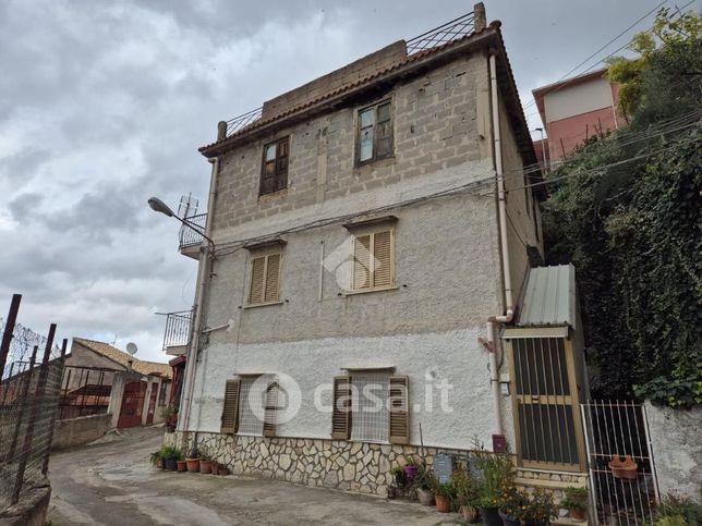 Appartamento in residenziale in Via degli Abeti 11