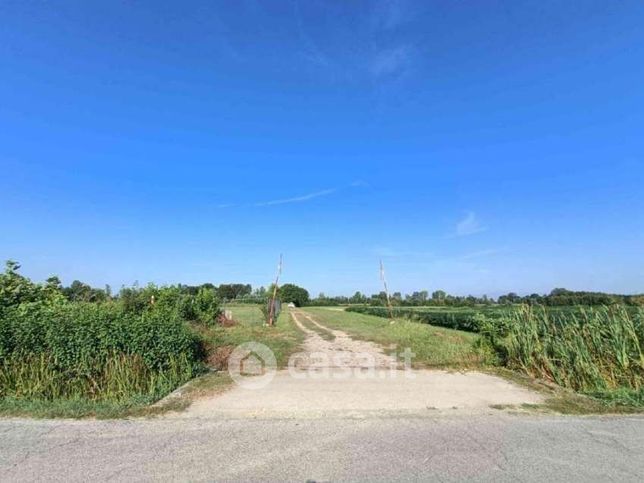 Terreno agricolo in commerciale in Via Zecchina