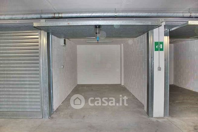 Garage/posto auto in residenziale in Via Aldo Zucchi 5