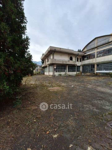 Capannone in commerciale in Via Massimo d'Azeglio 56