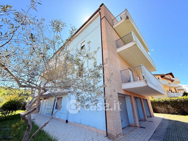 Appartamento in residenziale in Via Francesco Paolo Tosti 13