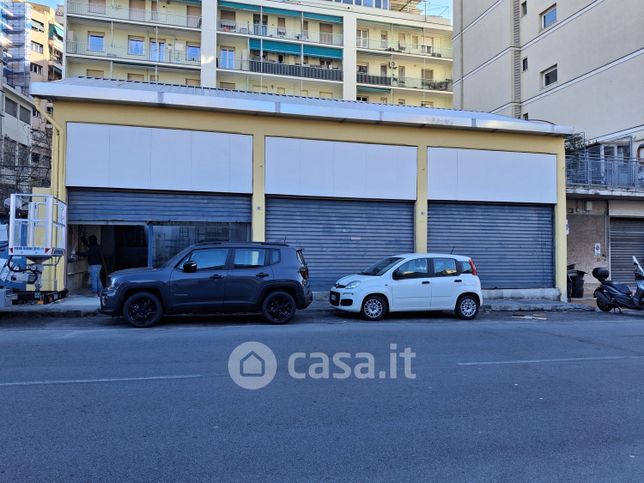 Capannone in commerciale in Via Enrico Toti