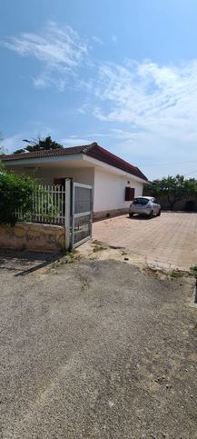 Villa in residenziale in Traversa 57 di Via Bari