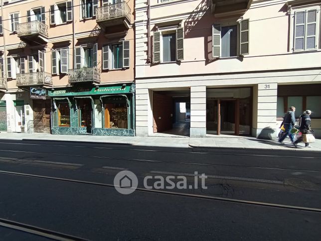 Box/posto auto in residenziale in Via Accademia Albertina 31