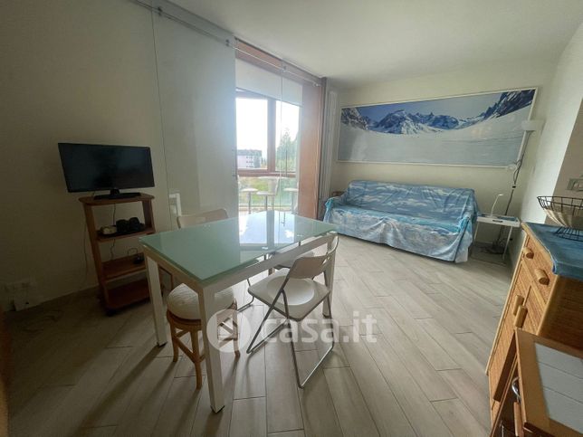 Appartamento in residenziale in Via Cesana
