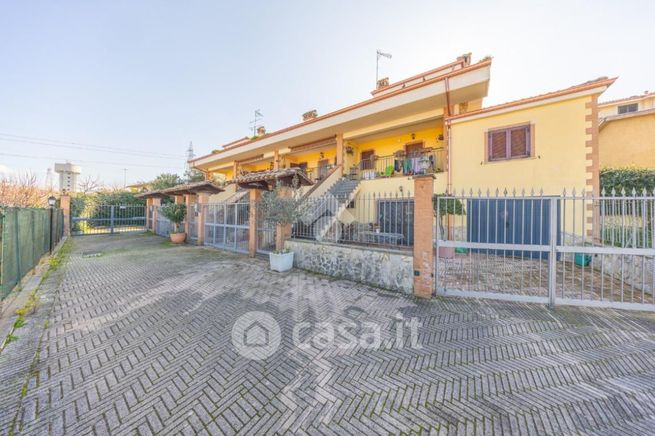 Villetta a schiera in residenziale in Via Santa Scolastica 5