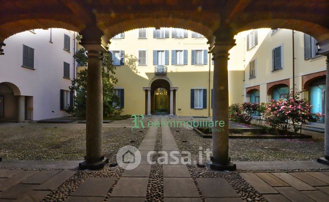 Attico/mansarda in residenziale in Via Gerardo dei Tintori 7