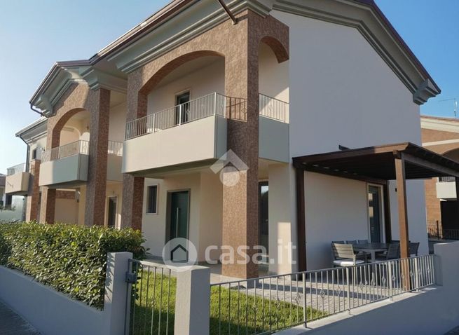 Villetta a schiera in residenziale in Via San Antonio 13
